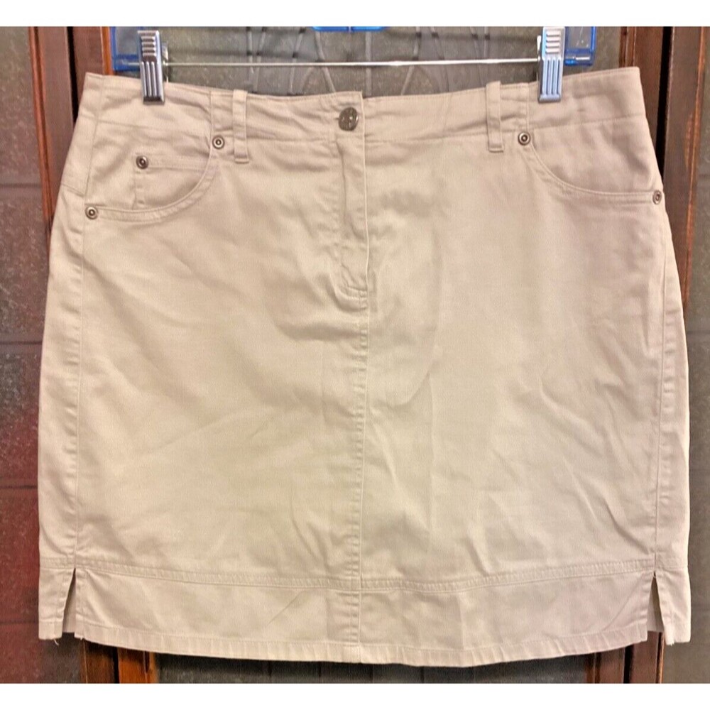 Larry Levine Skorts Women's size  8 Khaki Stretch Cotton classic 5 Pockets